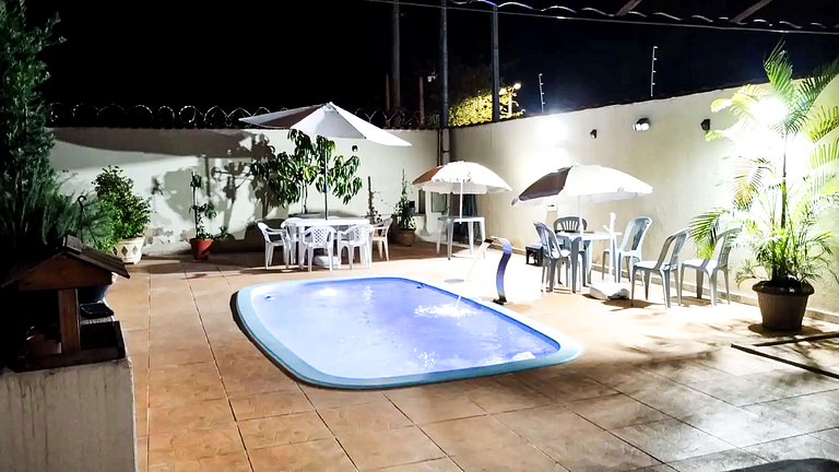 Casa com Piscina e Churrasqueira em Jardinópolis