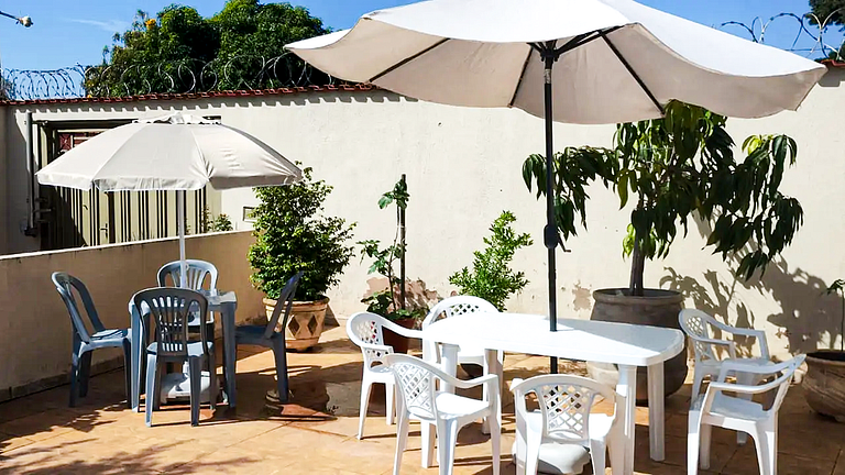 Casa com Piscina e Churrasqueira em Jardinópolis