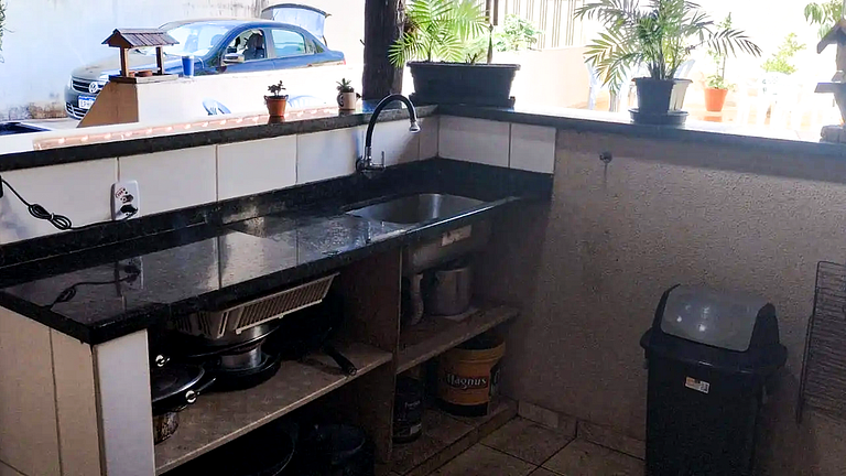 Casa com Piscina e Churrasqueira em Jardinópolis
