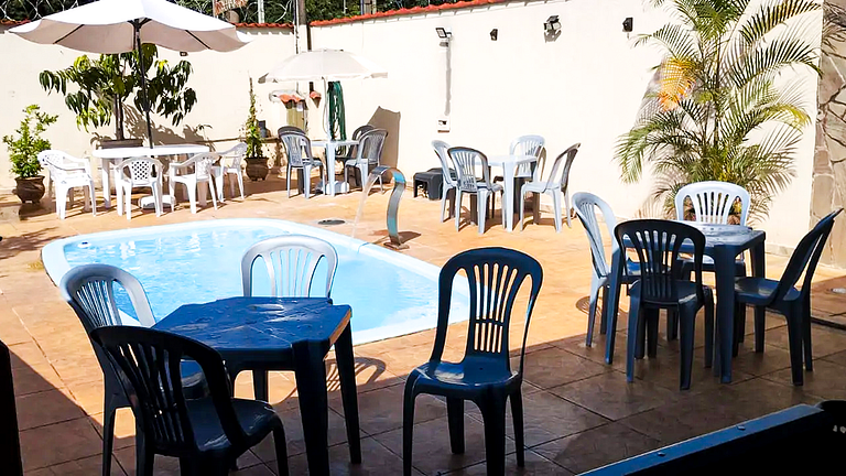 Casa com Piscina e Churrasqueira em Jardinópolis