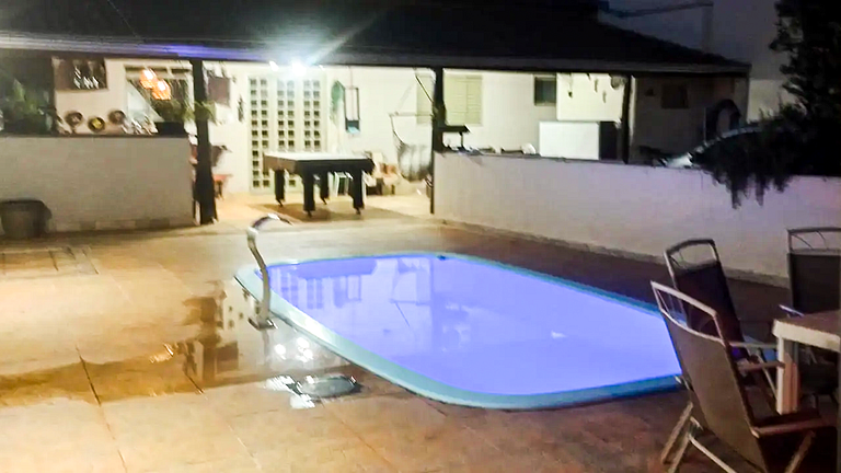 Casa com Piscina e Churrasqueira em Jardinópolis