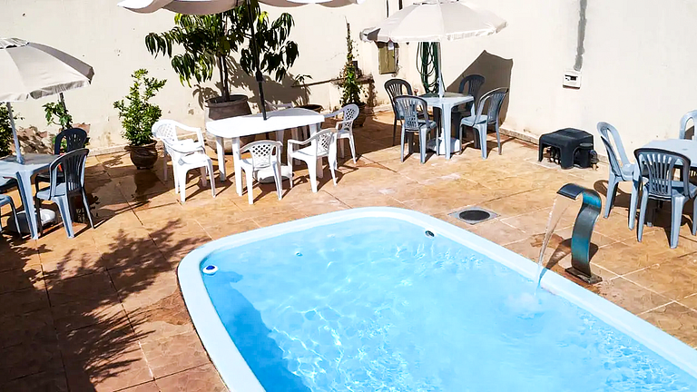 Casa com Piscina e Churrasqueira em Jardinópolis