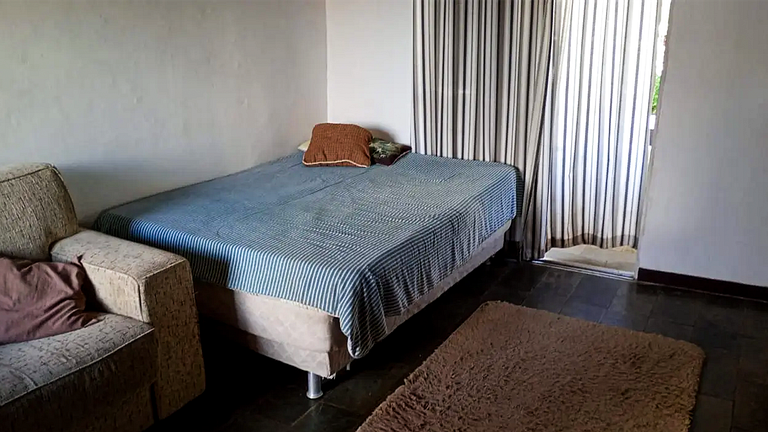 Kitnet com Piscina e Churrasqueira Compartilhadas