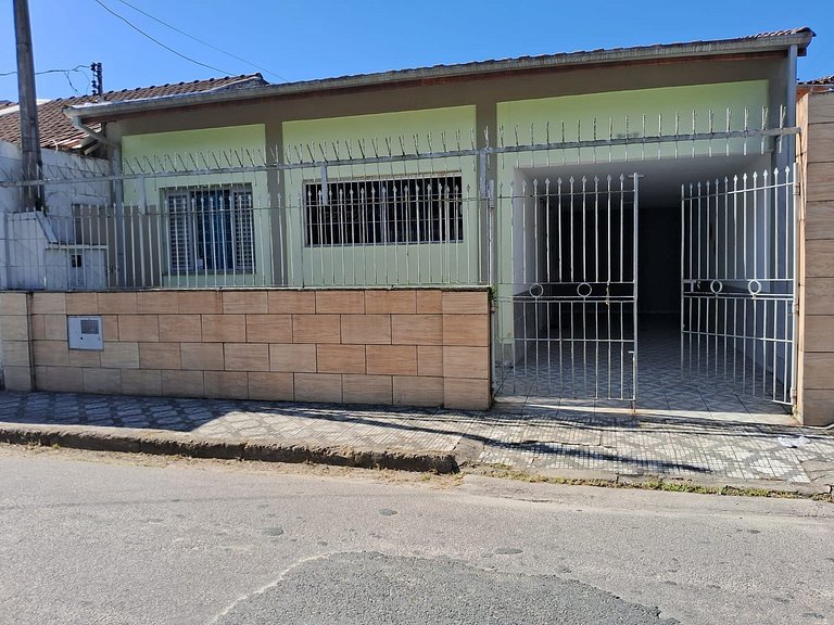Casa para 10 pessoas com Churrasqueira