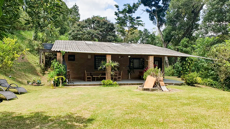 Lazer Completo: Piscina, Churrasqueira e Lago