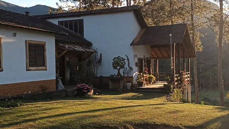 Casa na Mantiqueira com Piscina e Churrasqueira