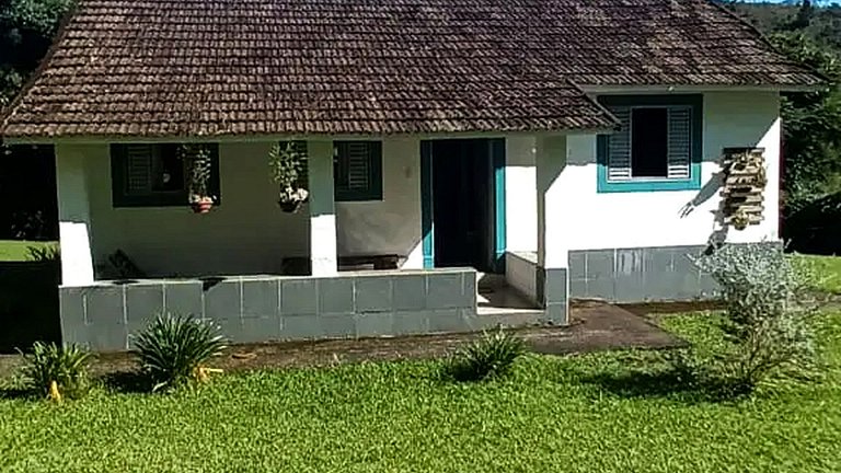 Sítio com Piscina e Vista na Serra de Aiuruoca