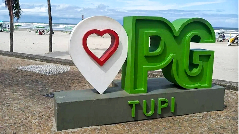 Praia Grande A 200m do Mar! Ap na Tupi c/ Wi-Fi & Self Check