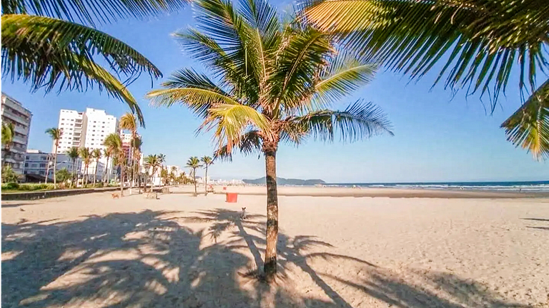 Praia Grande A 200m do Mar! Ap na Tupi c/ Wi-Fi & Self Check