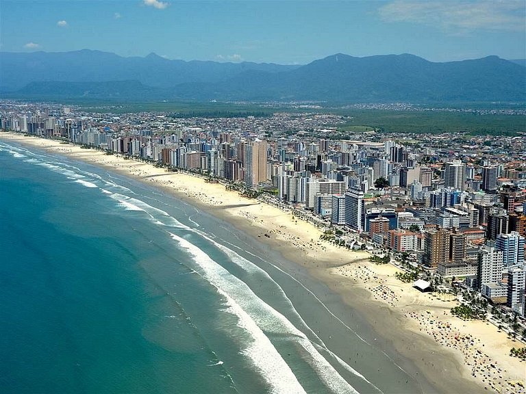 Praia Grande A 200m do Mar! Ap na Tupi c/ Wi-Fi & Self Check