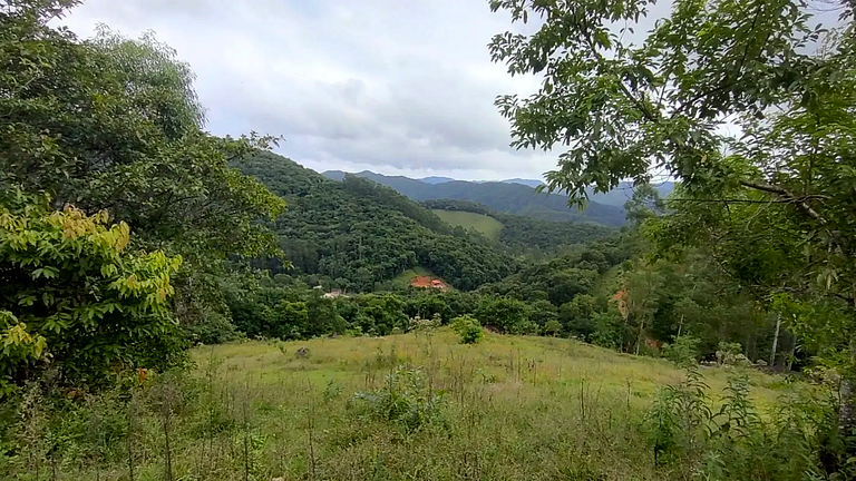 Sítio em SC: Cachoeira, Cavalos e Animais
