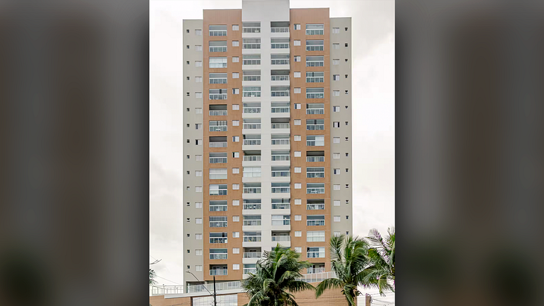 Praia Grande: Apto Pé na Areia c/ Churrasqueira