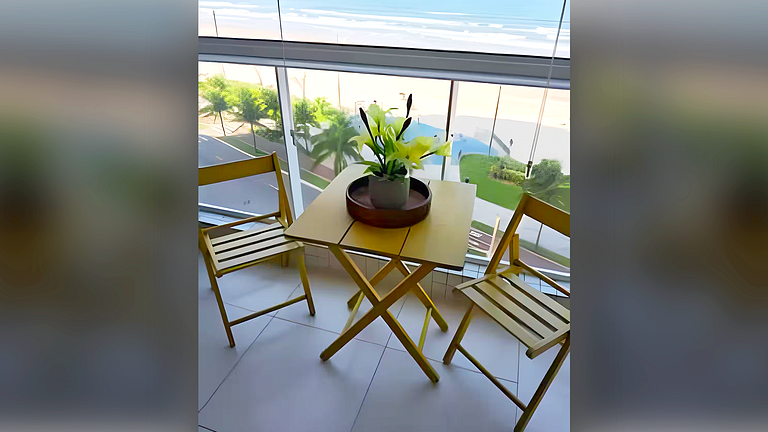 Praia Grande: Apto Pé na Areia c/ Churrasqueira