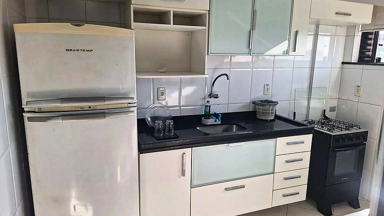 Apto em Cabo Frio com Piscina e Garagem