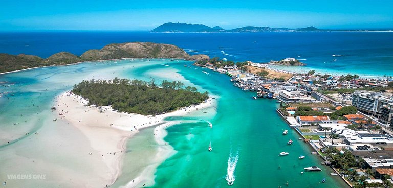 Apto em Cabo Frio com Piscina e Garagem