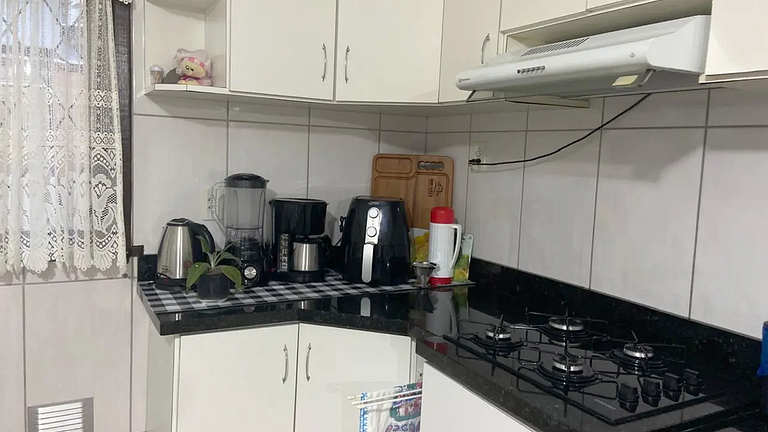 Casa 4 Quartos com Ar Condicionado e Churrasqueira