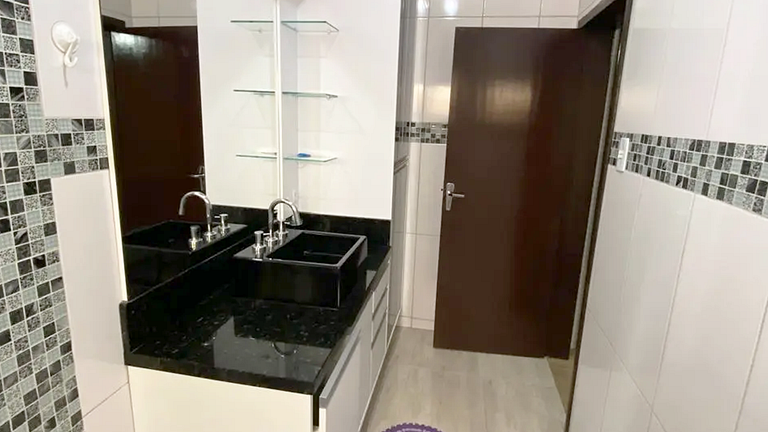 Casa 4 Quartos com Ar Condicionado e Churrasqueira