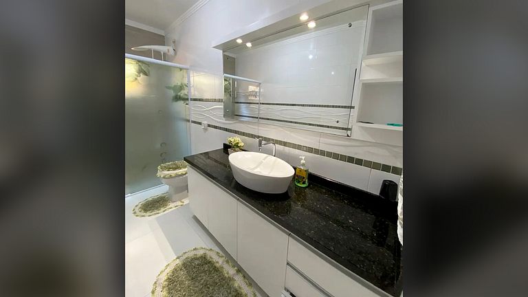 Casa 4 Quartos com Ar Condicionado e Churrasqueira