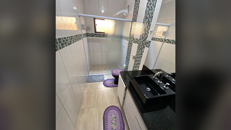 Casa 4 Quartos com Ar Condicionado e Churrasqueira