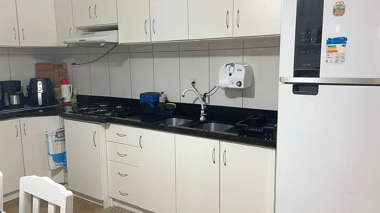 Casa 4 Quartos com Ar Condicionado e Churrasqueira