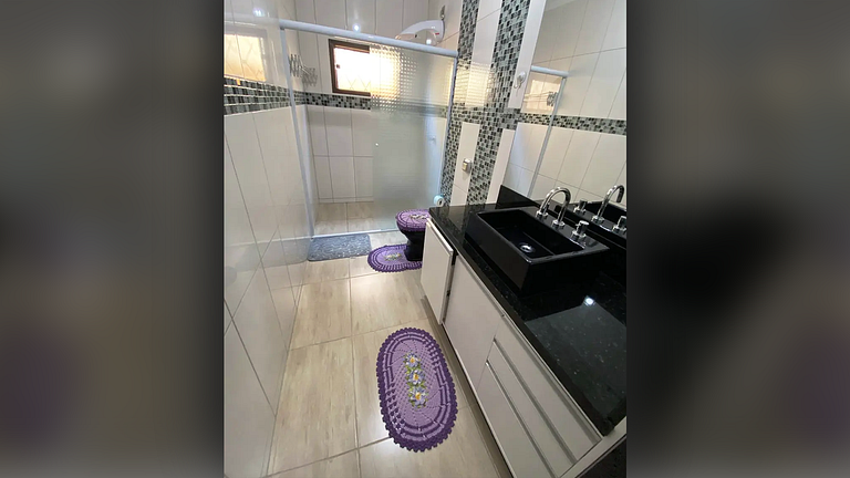 Casa 4 Quartos com Ar Condicionado e Churrasqueira