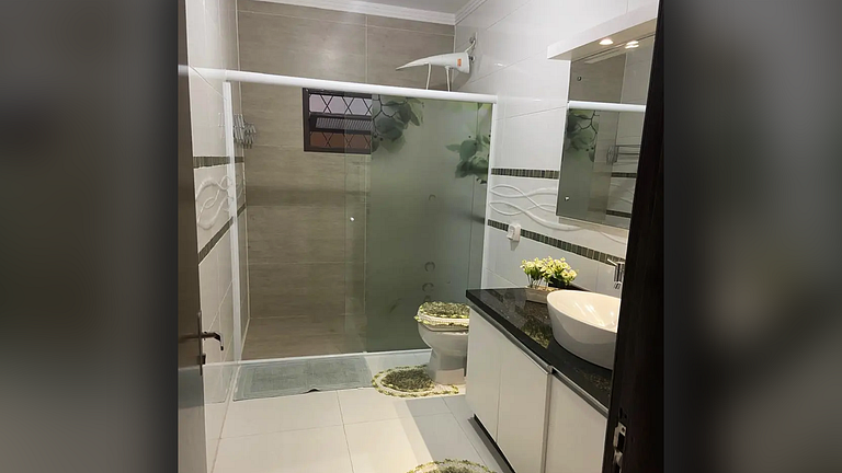 Casa 4 Quartos com Ar Condicionado e Churrasqueira
