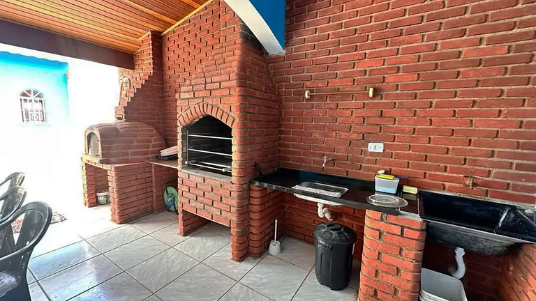 Excelente Casa 3 Suítes Piscina e Churrasqueira