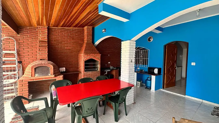 Excelente Casa 3 Suítes Piscina e Churrasqueira