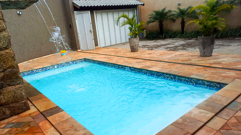Casa completa piscina aquecida e churrasqueira