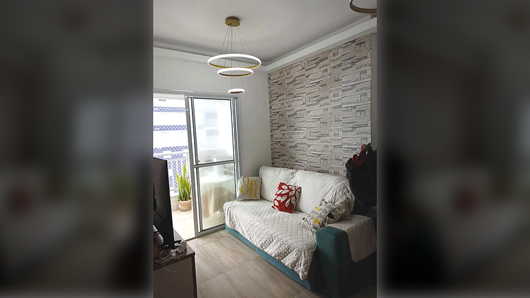 Apto 2 quartos (1 suíte) condomínio com Piscina