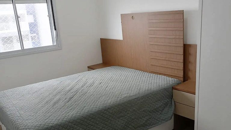 Apto 2 quartos (1 suíte) condomínio com Piscina