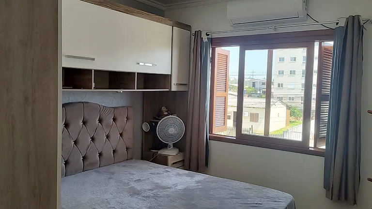 Apartamento Espaçoso c/ Ar Condicionado e Cozinha