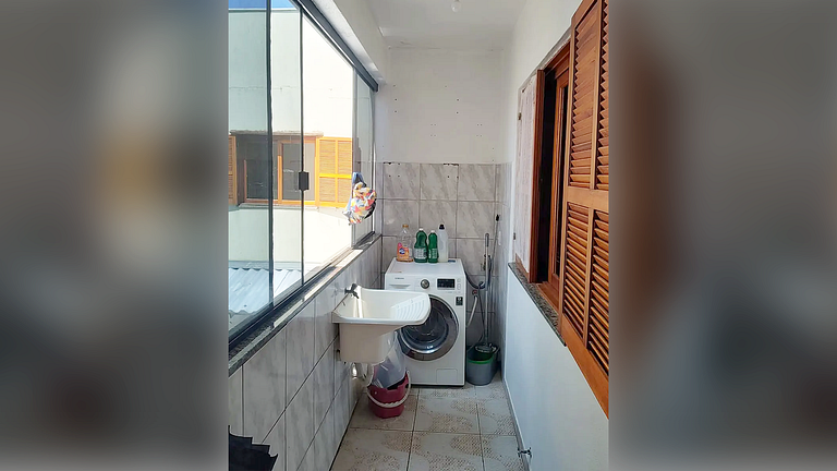 Apartamento Espaçoso c/ Ar Condicionado e Cozinha