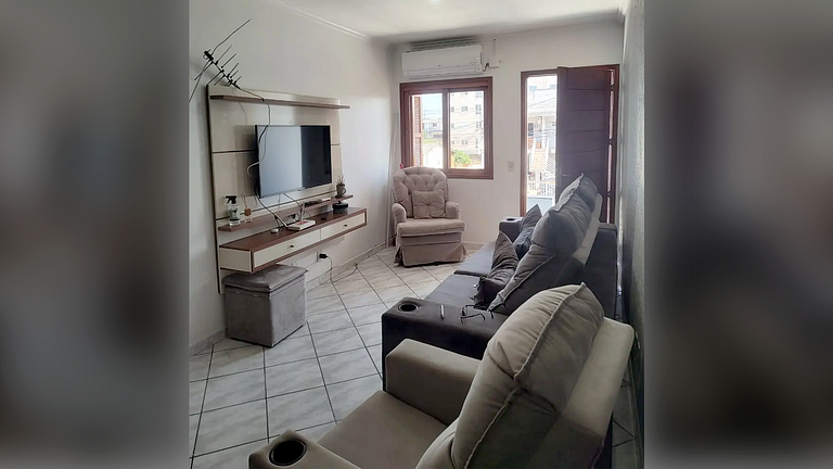 Apartamento Espaçoso c/ Ar Condicionado e Cozinha