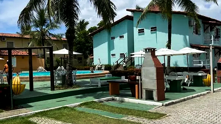 Apartamento 2 Quartos com Piscina e Churrasqueira