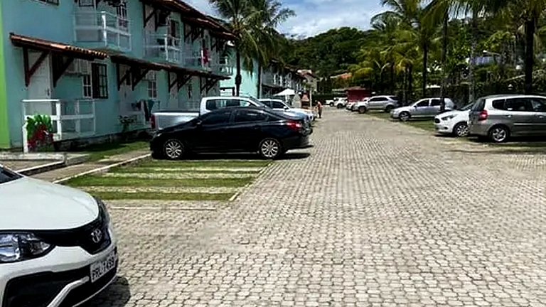 Apartamento 2 Quartos com Piscina e Churrasqueira