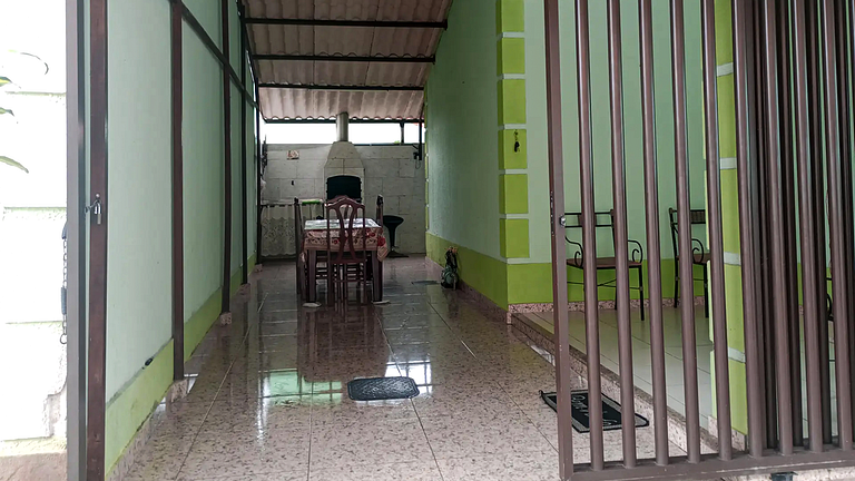 Casa 3 Suítes Perto da Praia com churrasqueira