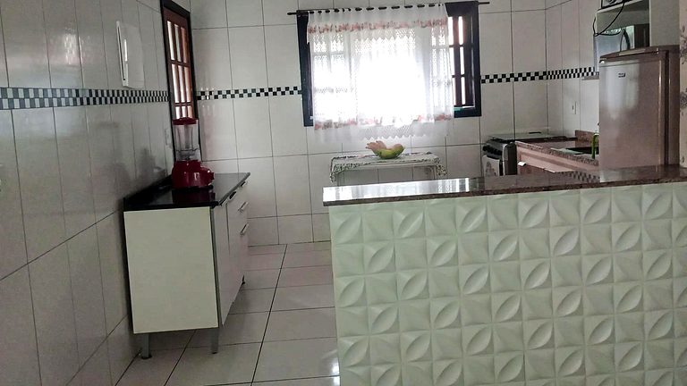 Casa 3 Suítes Perto da Praia com churrasqueira