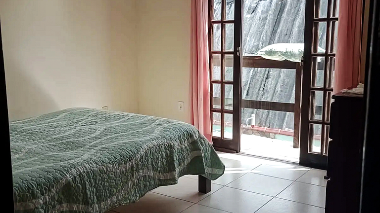Casa 3 Suítes Perto da Praia com churrasqueira