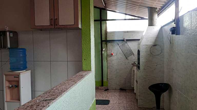 Casa 3 Suítes Perto da Praia com churrasqueira