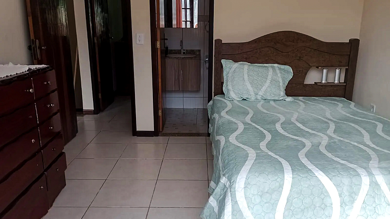 Casa 3 Suítes Perto da Praia com churrasqueira