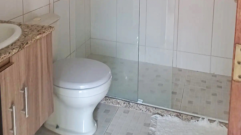 Casa 3 Suítes Perto da Praia com churrasqueira