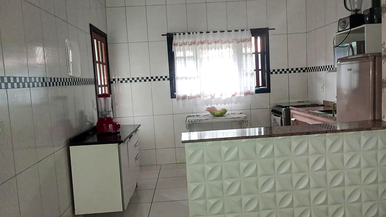 Casa 3 Suítes Perto da Praia com churrasqueira