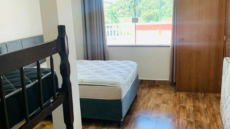 Paraibuna Excelente casa Piscina e Churrasqueira