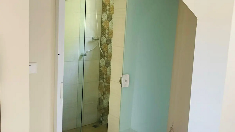 4 suítes em Paraibuna com Piscina e Churrasqueira