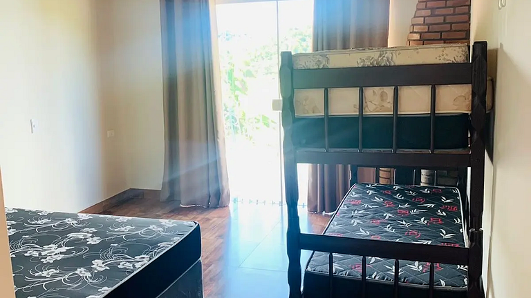 Paraibuna Excelente casa Piscina e Churrasqueira