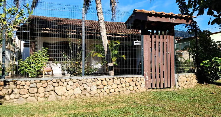 Casa Pet Friendly com Churrasqueira e Lareira