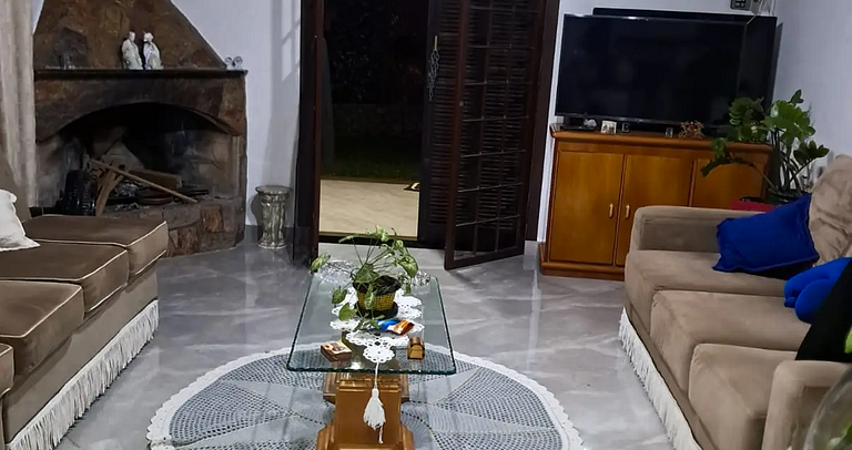 Casa Pet Friendly com Churrasqueira e Lareira