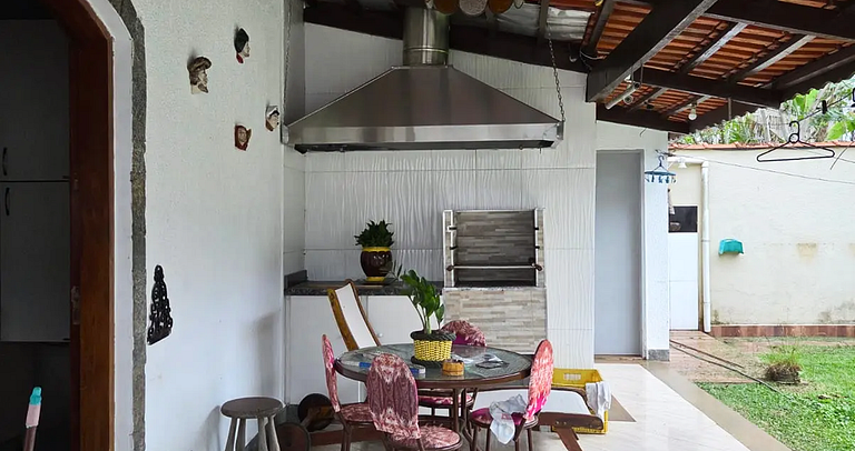 Casa Pet Friendly com Churrasqueira e Lareira