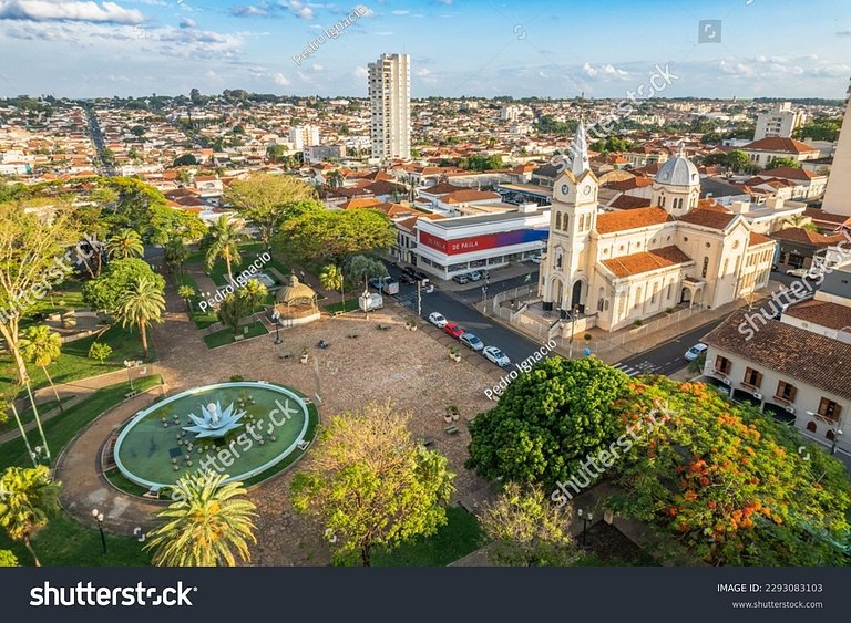 Jaboticabal Apt Térreo c/ Quintal e Churrasqueira